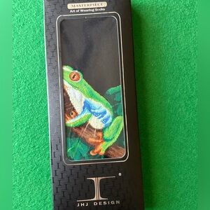 Cute frog socks 🐸